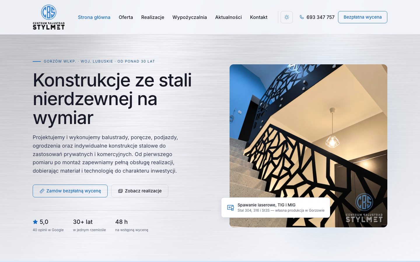 STYLMET — Geländerzentrum — Helles Design — gebürstetes Blech statt dunkler Stahlprofile